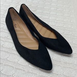 Me Too Gwen 9M Black Women's Flats pointed toe cushioned heel faux suede texture